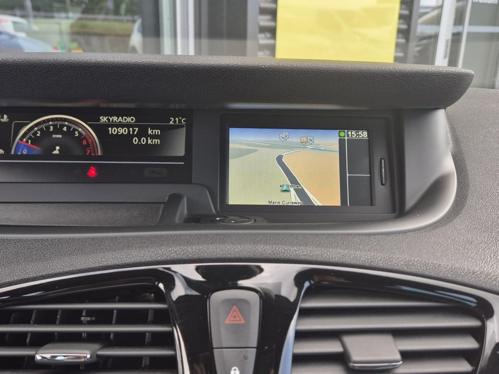 Renault Scenic tce 130 bose navigatie, trekhaak, climate control, cruise co