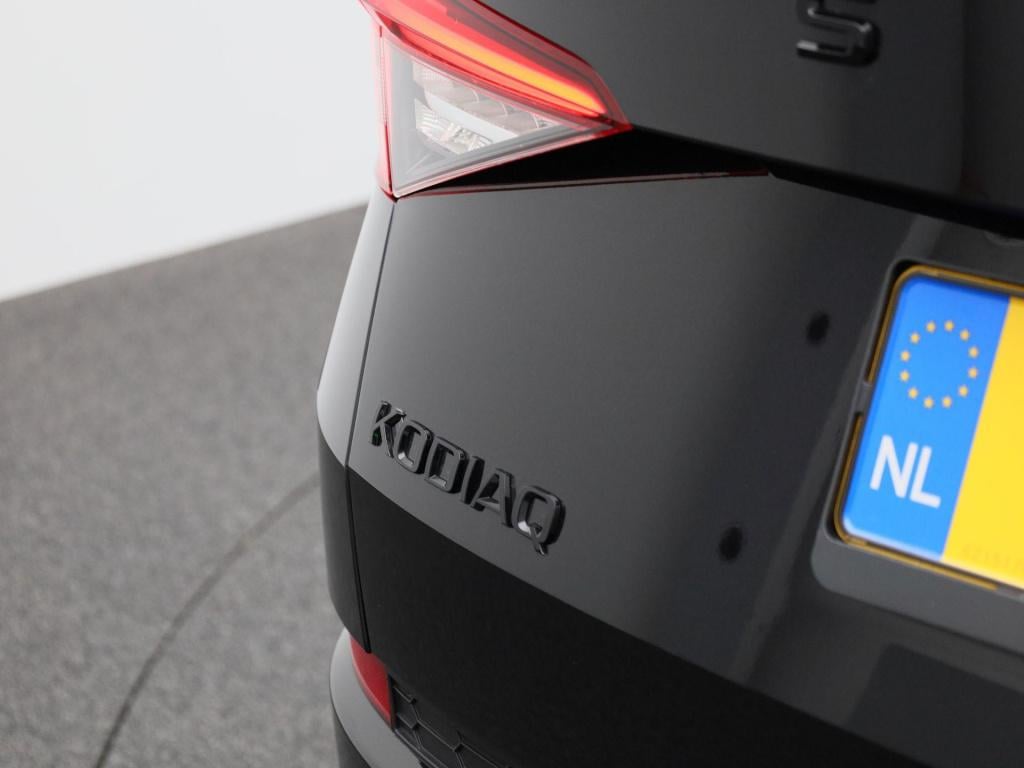 Skoda Kodiaq 1.5 tsi sportline business | panoramadak | trekhaak | sfeerver