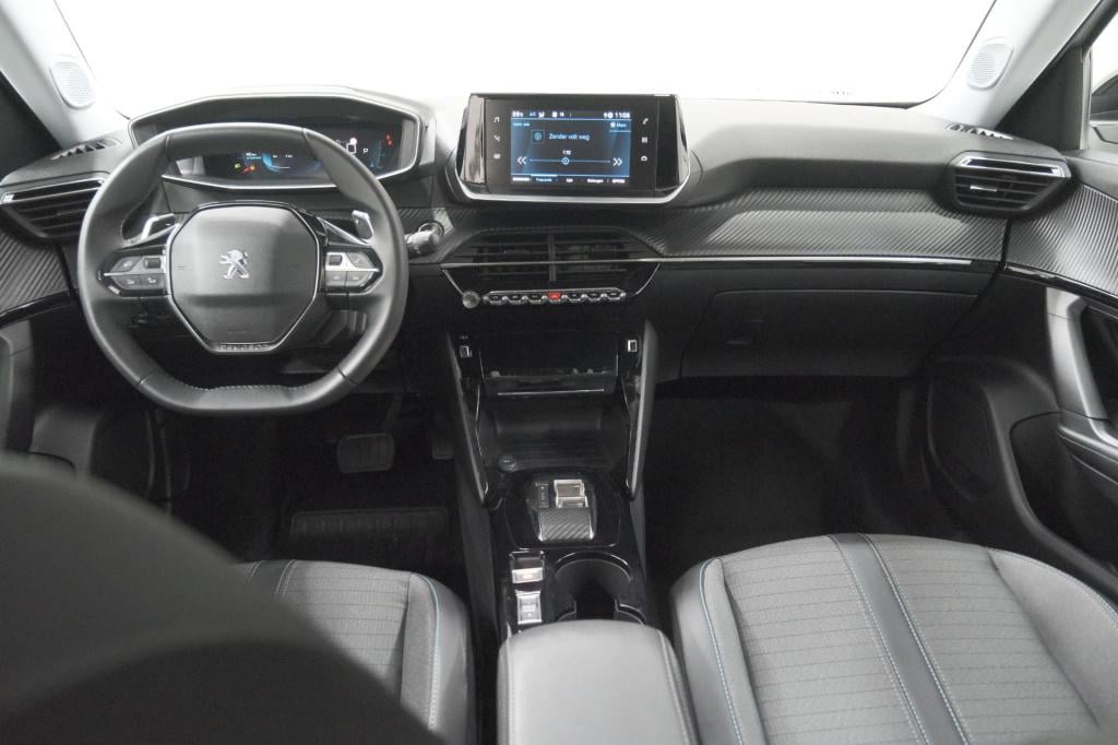 Peugeot 2008 puretech 130 eat8 allure pack | camera | parkeersensoren | key