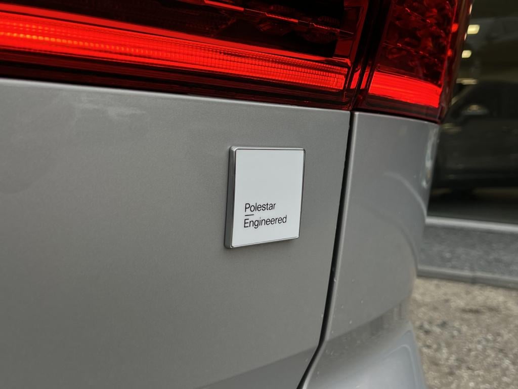 Volvo XC60 2.0 t8 plug-in hybrid awd polestar engineered | bowers&wilkins |