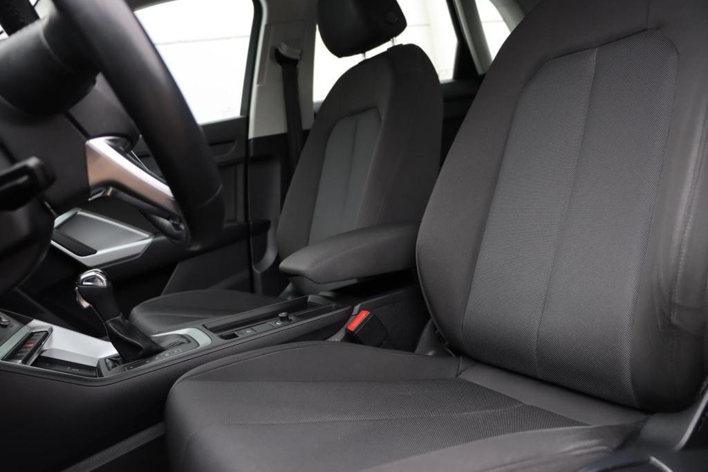 Audi Q3 35 tfsi pro line business