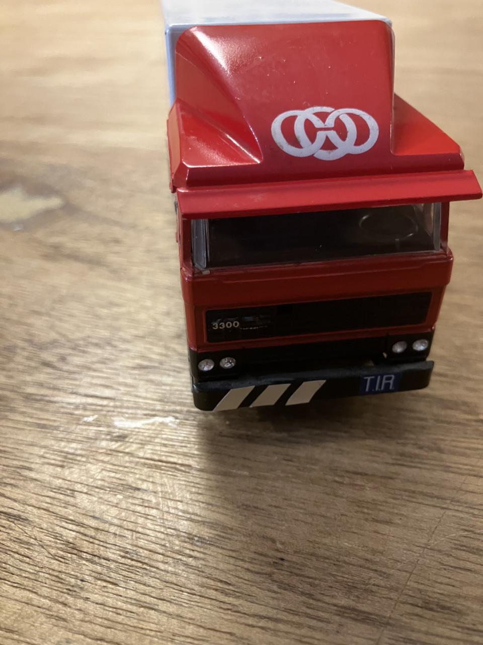 2x Daf truck miniatuur modellen 1:50