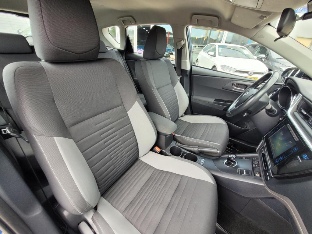 Toyota Auris 1.8 hybrid executive automaat