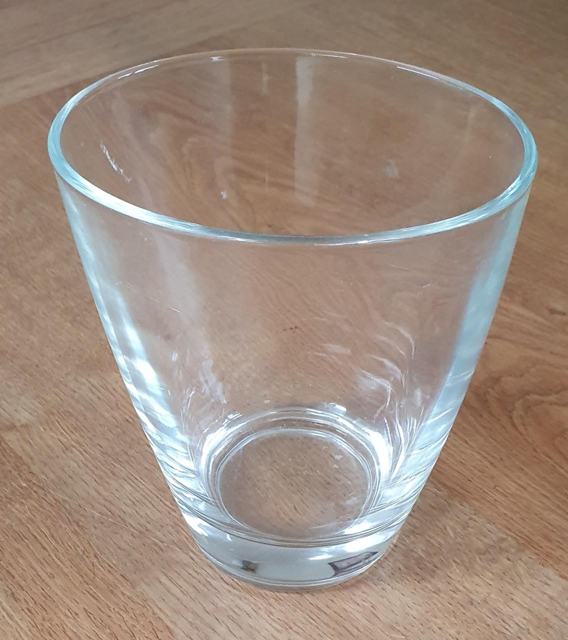 Ovalen vaas van dik glas