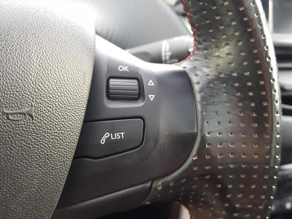 Peugeot 208 gt-line 1.2-110pk 5d vol-automaat(eat6) navigatie | trekhaak | 