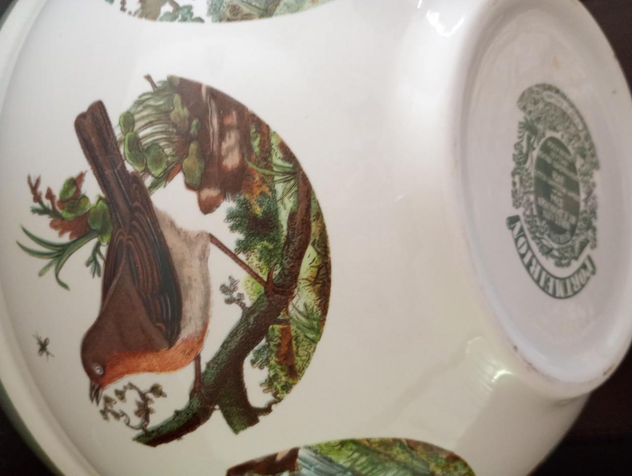 Schaal met vogelafbeeldingen