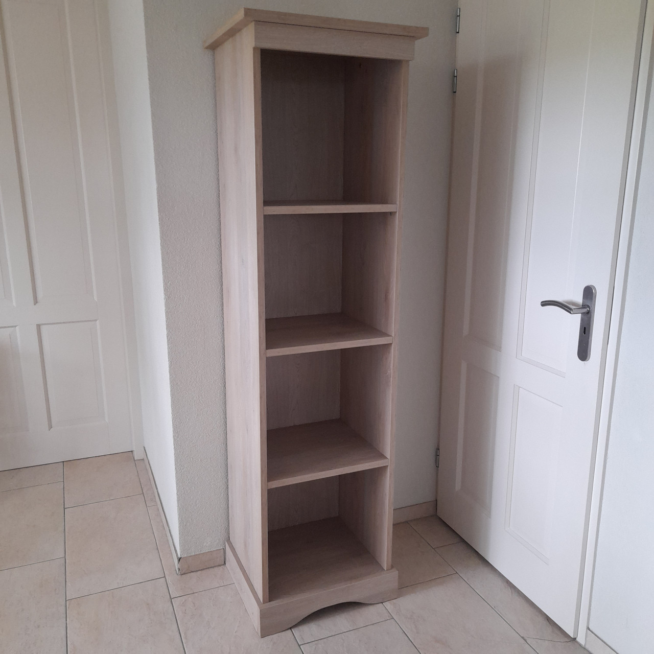 Boekenkast 54 x 44 x 184H ( z.g.a.n.)
