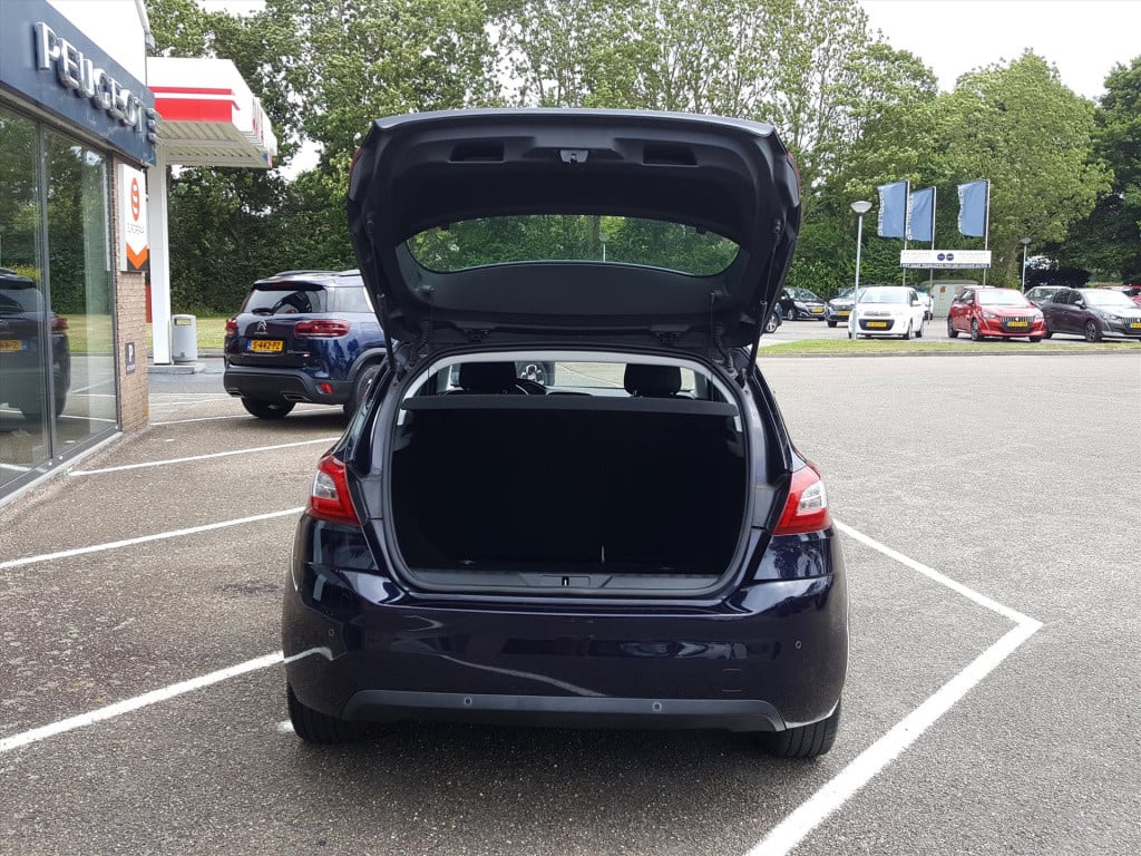 Peugeot 308 1.2 e-thp 110pk blue lease premium | navigatie | bt | cruise & 