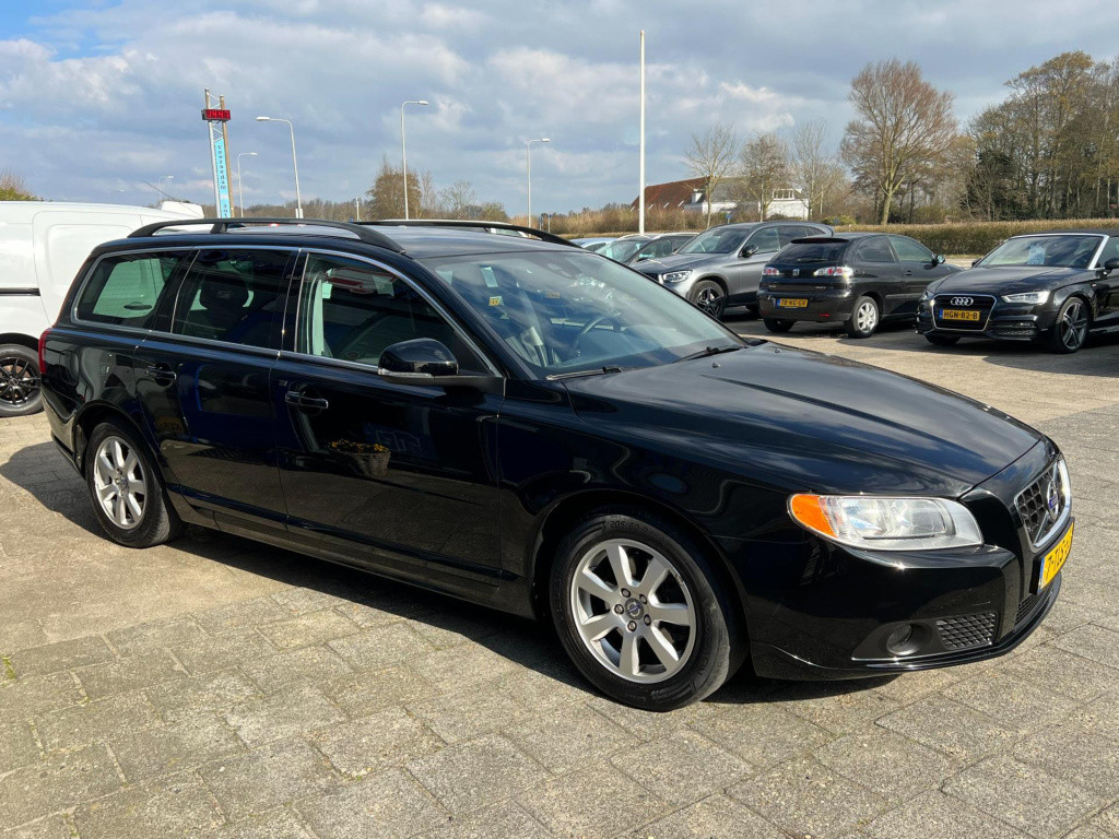 Volvo V70 1.6 d2 kinetic, trekhaak, navi, parkeersensoren enz...