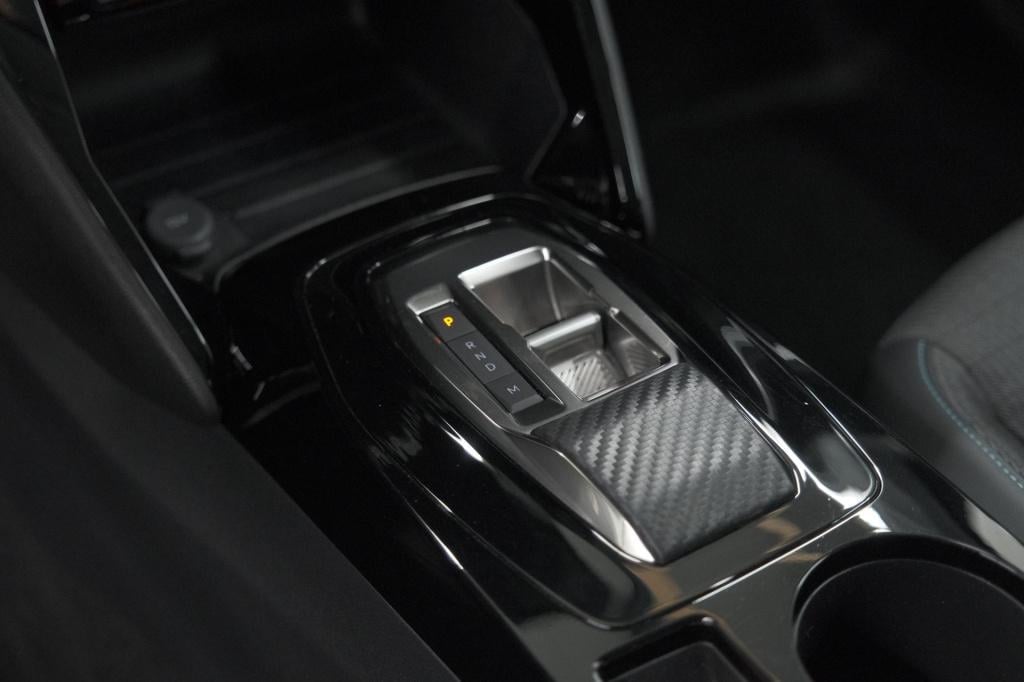 Peugeot 208 puretech 100 eat8 allure pack | keyless | camera | navigatie | 