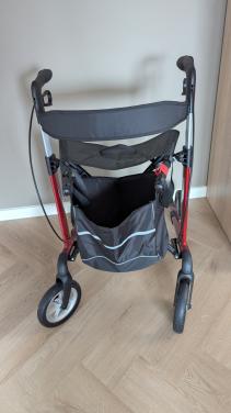 Rollator lichtgewicht zo Goed als nieuw