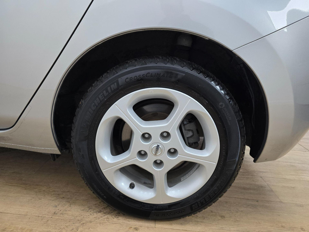 Nissan Leaf occasion acenta 30 kwh met parkeercamera | tweedehands nissan l