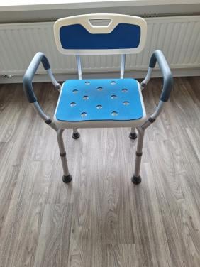 Verstelbare douchestoel