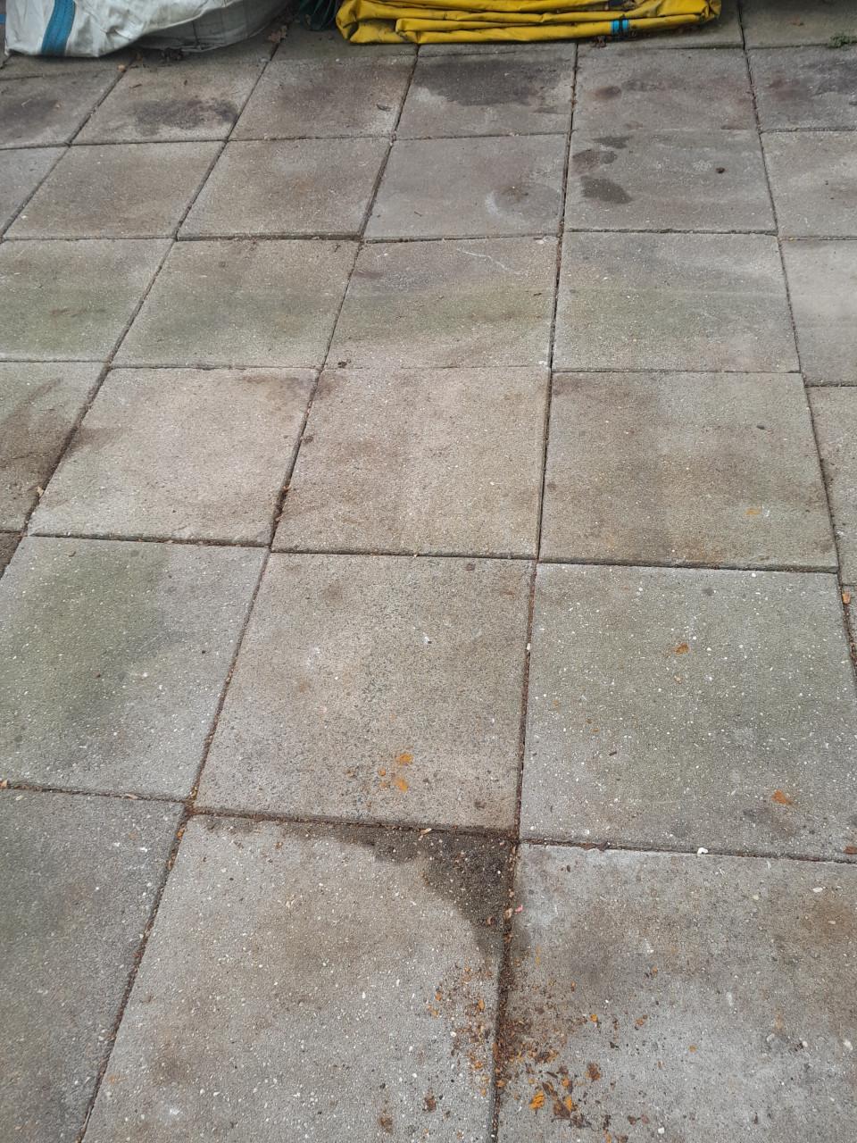 GRATIS partij grote tegels en uitgewassen grindtegels