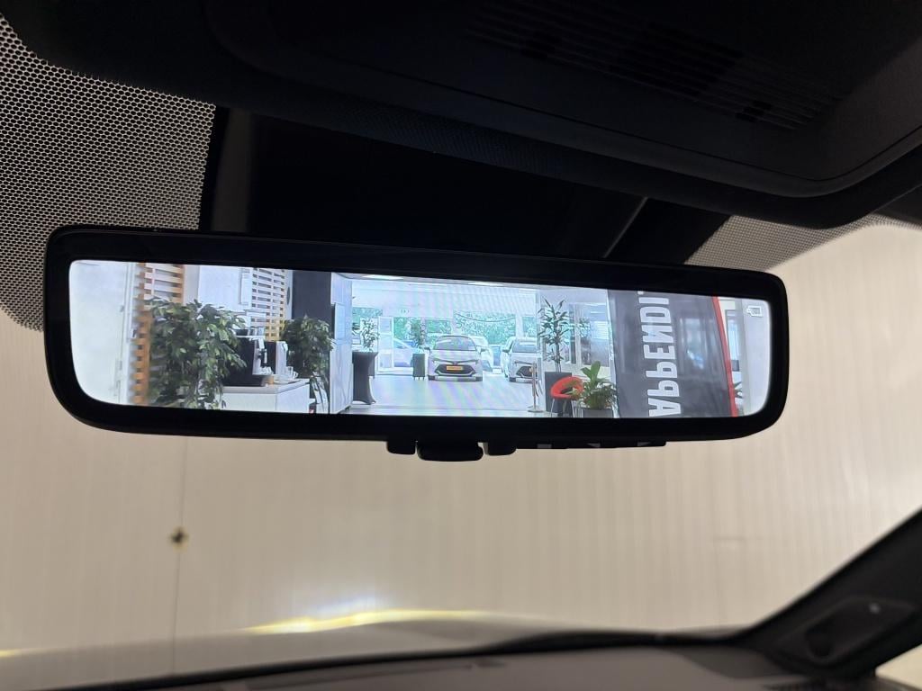 Toyota Rav4 2.5 plug-in hybrid awd executive bi-tone| 360camera| jbl| adap.