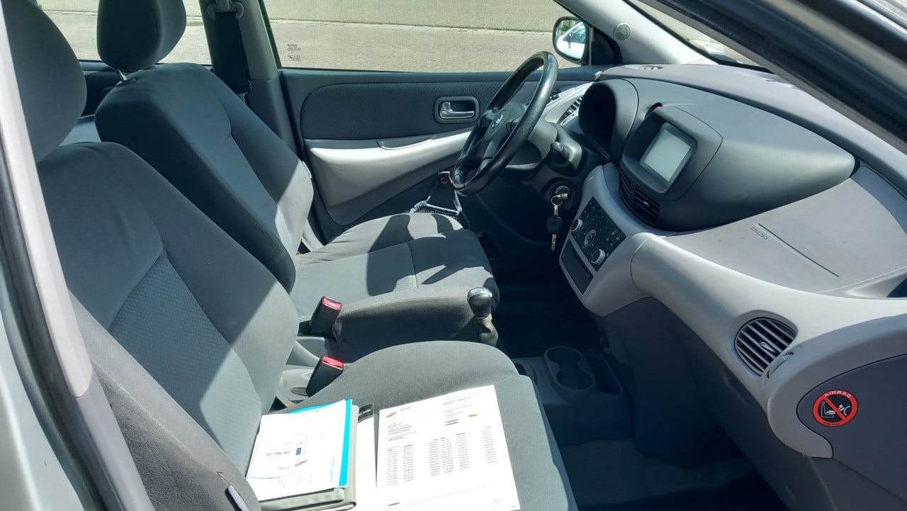 Nissan  ALMERA TINO 1.8 Acenta 5drs bj:2003 airco apk 2027 i.z.g.st
