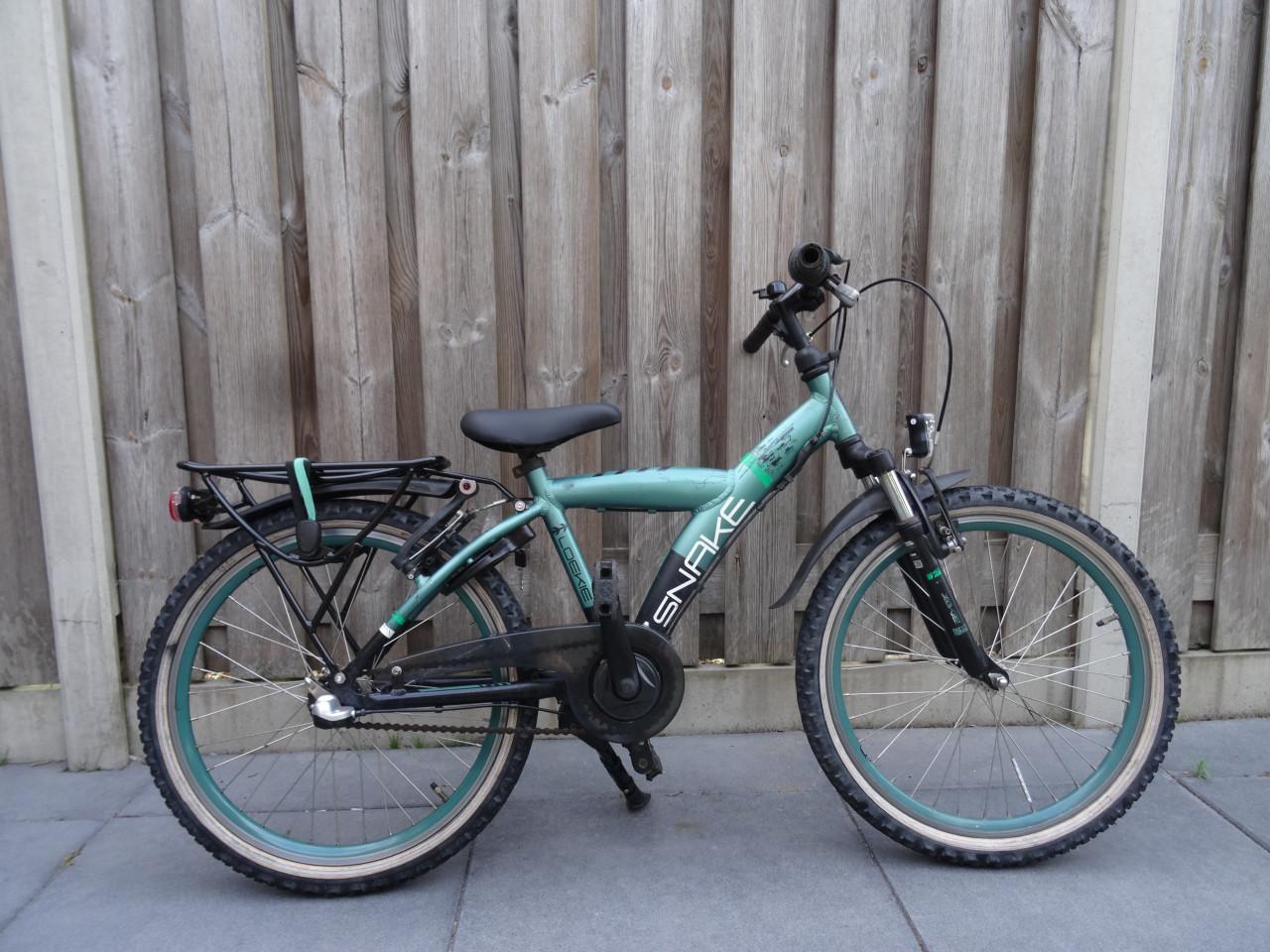 🚲 Loekie Snake Jongensfiets 22 inch – 3 Versnellingen 🐍