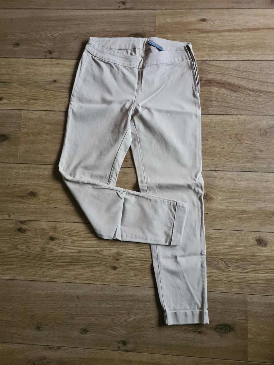 Beige skinny spijkerbroek van Zara  Maat M