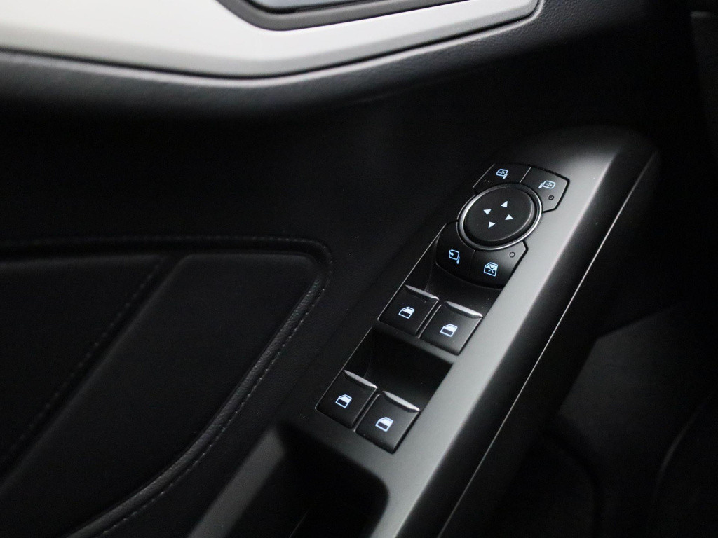 Ford Focus 1.0 ecoboost trend edition business navigatie - parkeersensoren 