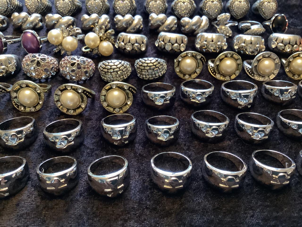 Partij hele mooie ringen ( partij 122). AANBIEDING !!!!!!!