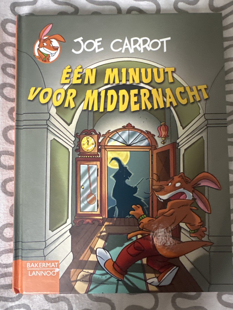 Boek, één minuut voor middernacht