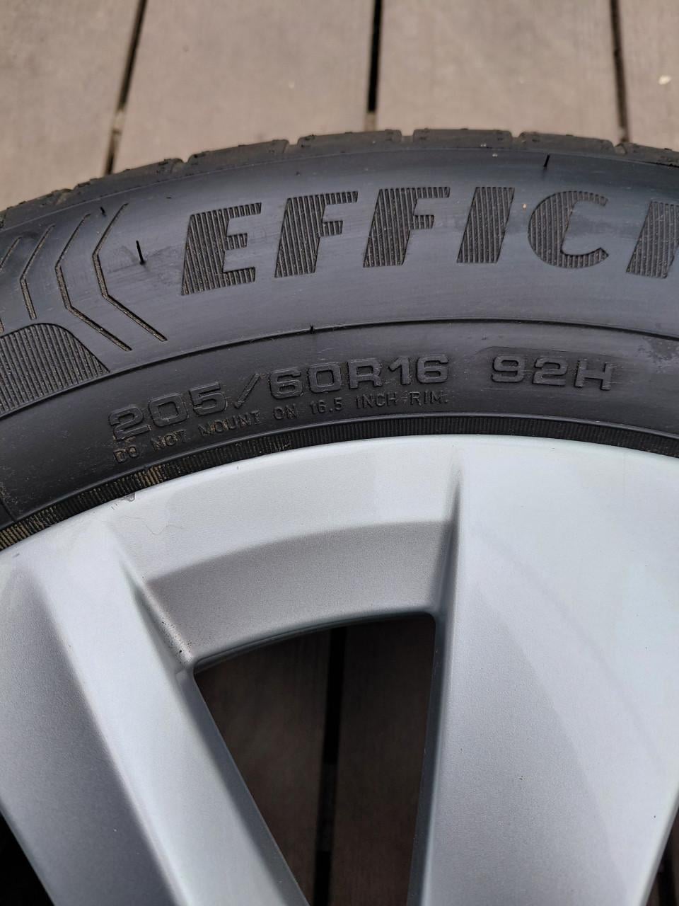 Nieuwe velgen met banden