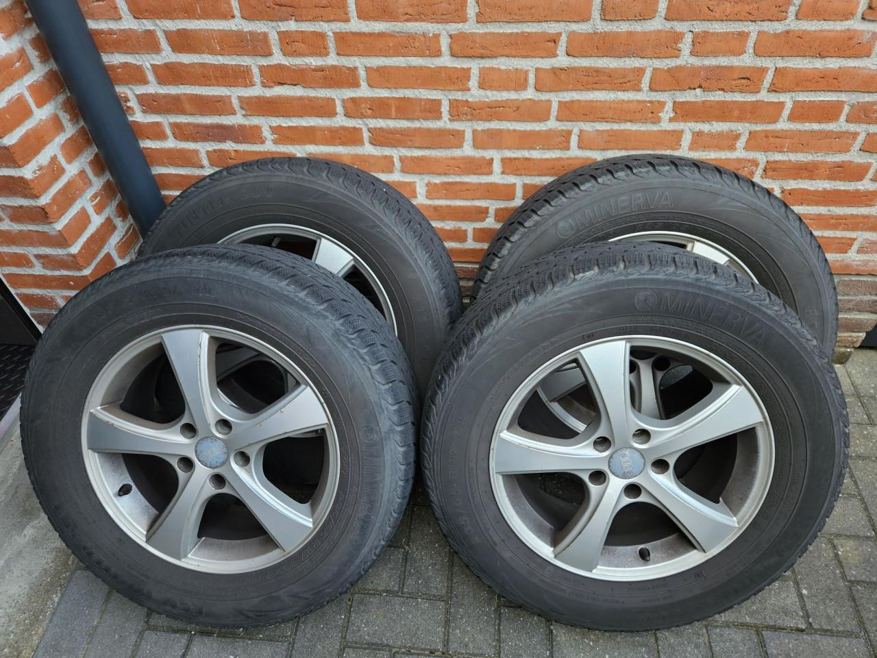 Te koop velgen met banden Q5