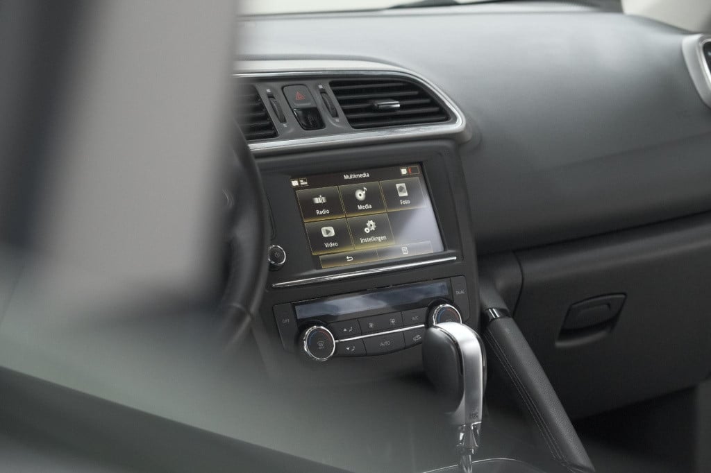 Renault Kadjar tce 130 edc intens | trekhaak | navigatie | parkeersensoren