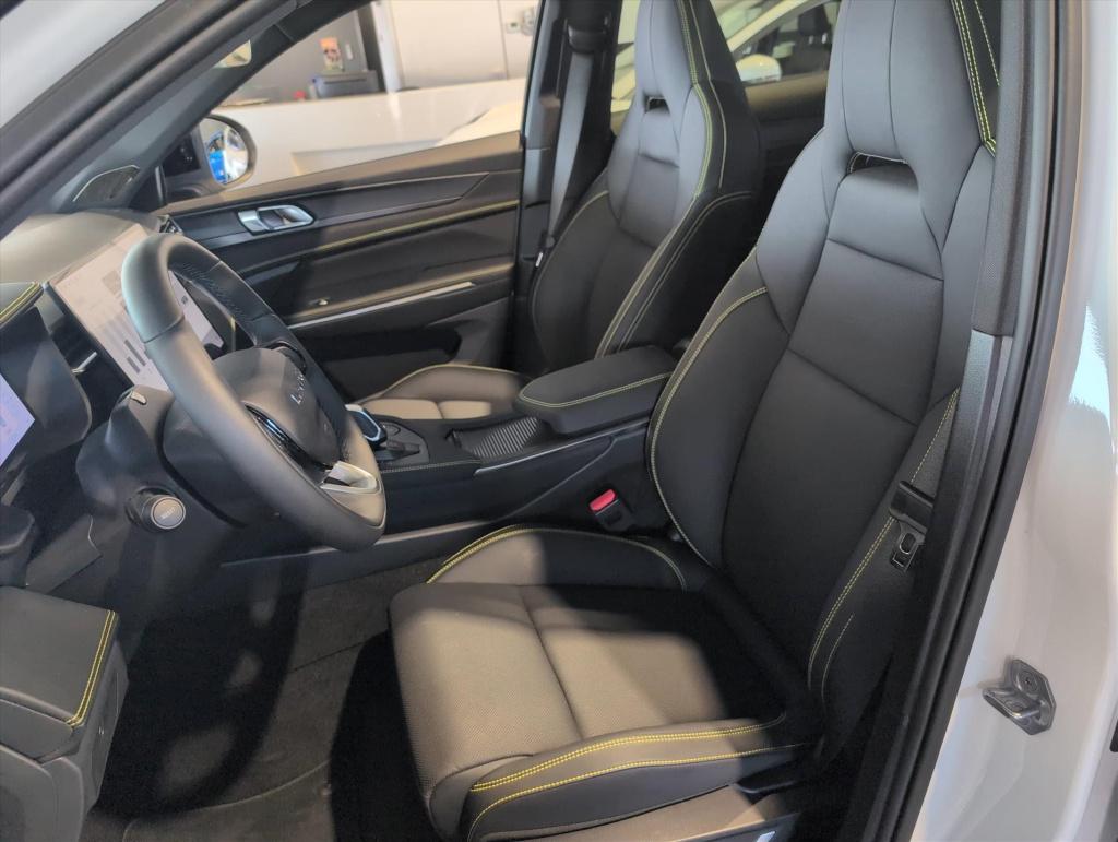 Lynk & Co 01 1.5 276pk phev more | pano | carplay | leer