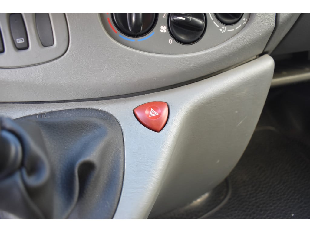 Opel Vivaro 2.5cdti | rolstoelbus | 9 persoons