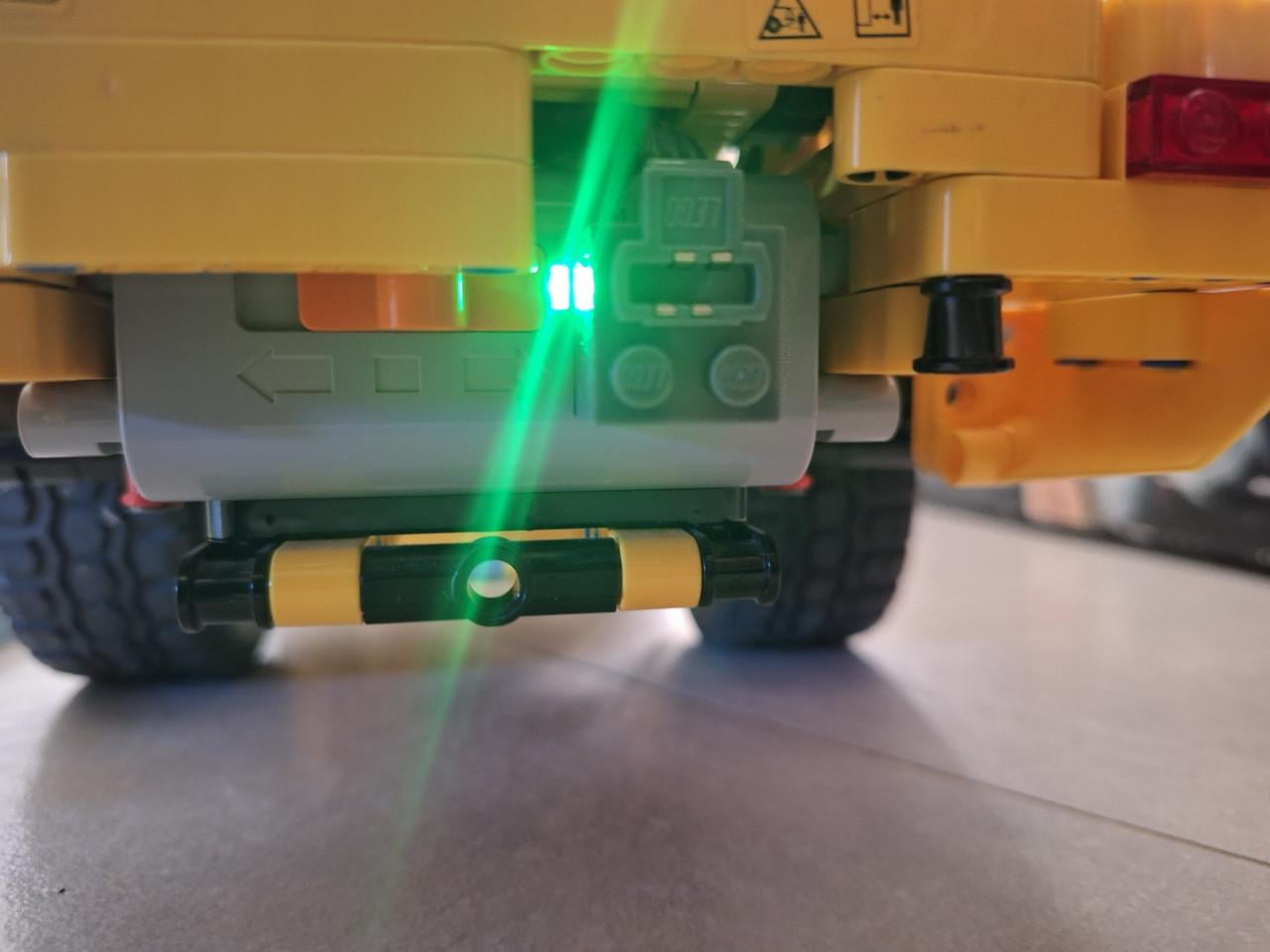 Lego Technic 42030 Volvo Shovel