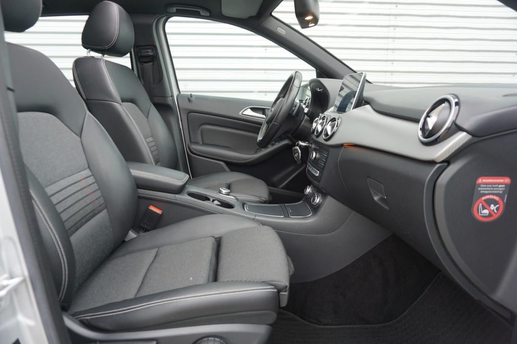 Mercedes-Benz B-Klasse 180 prestige automaat - climate / navi / cruise / st