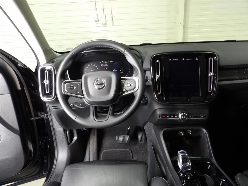 Volvo XC40 t5 plug-in hybrid 262pk aut plus dark