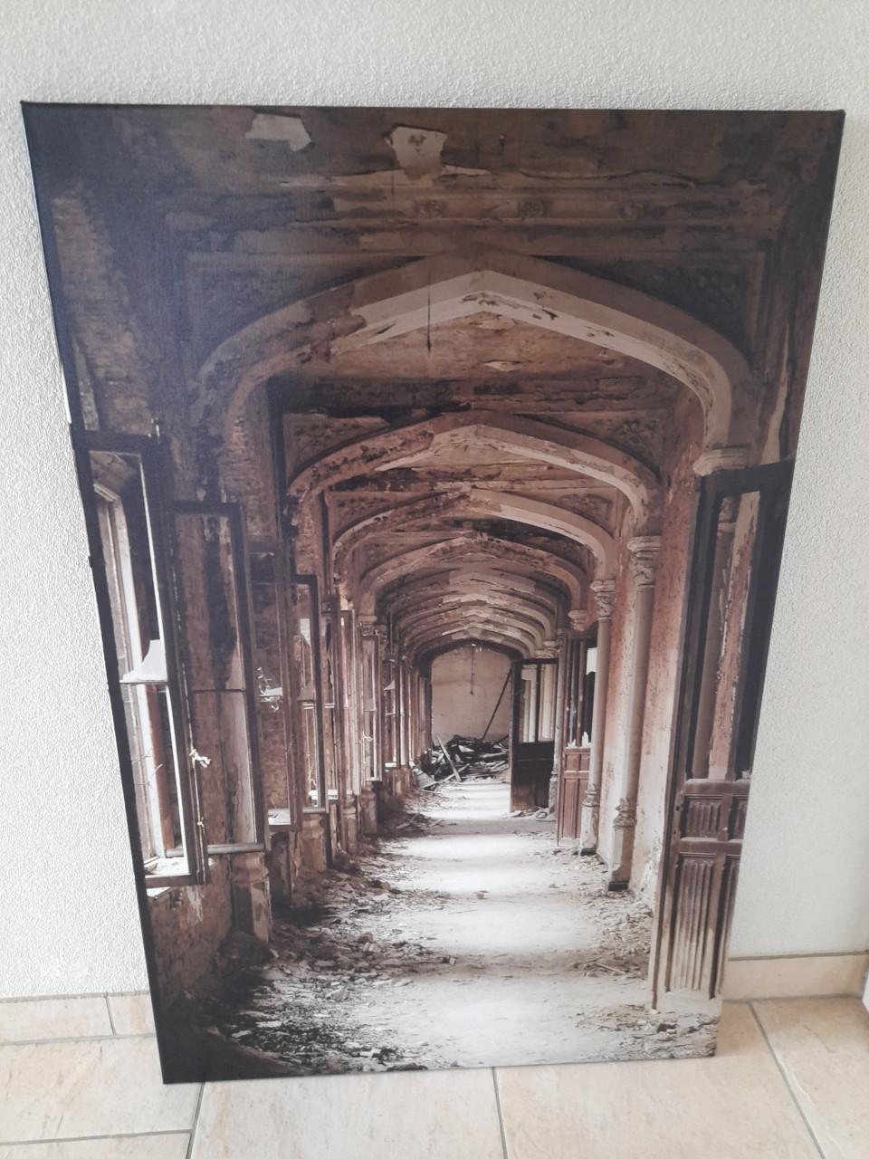 2 Canvas schilderijen  65 x 100 (in goede nette staat)  €15 per stuk