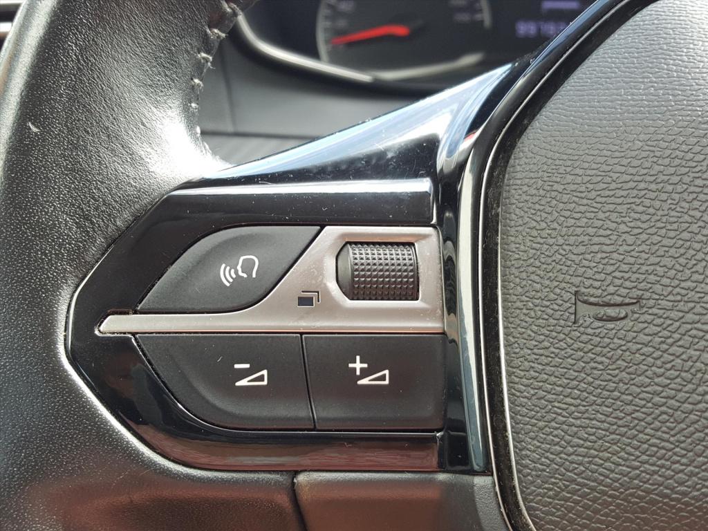 Peugeot 208 1.2 active 75pk navigatie | apple carplay & android auto | airc