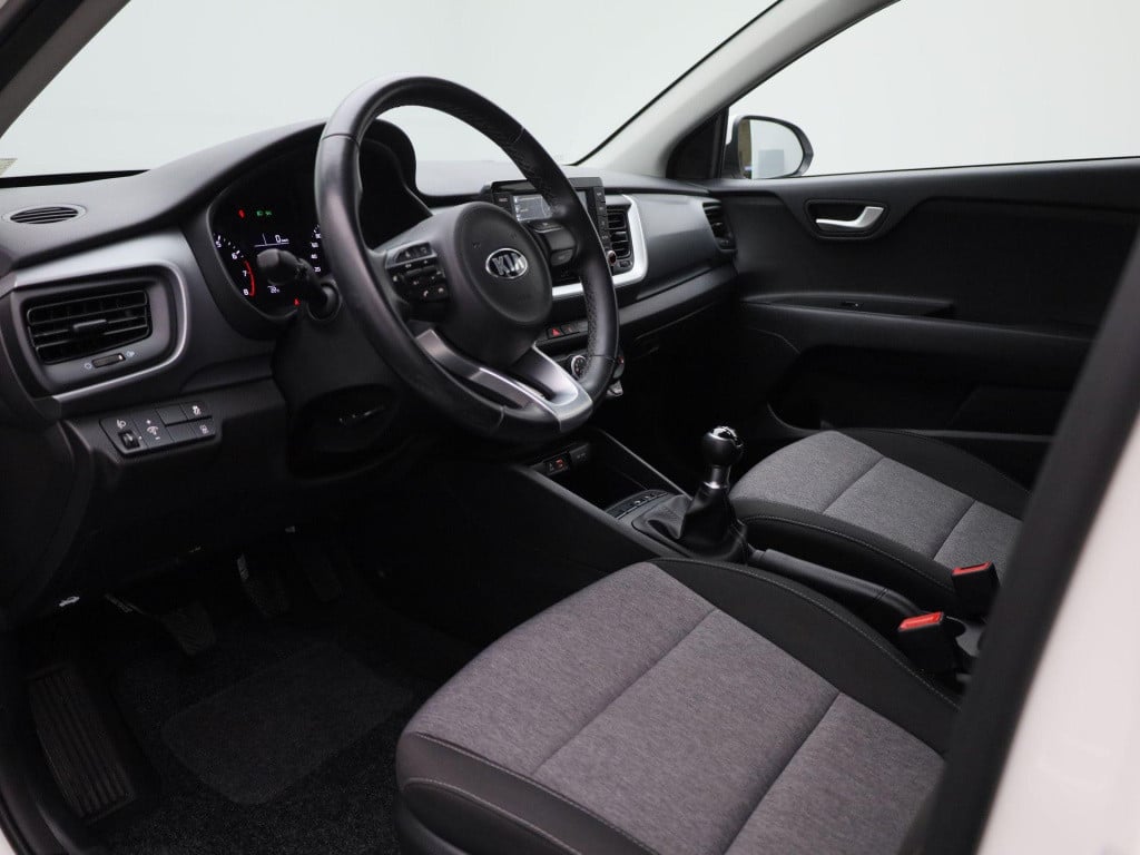 Kia Stonic 1.2 easy isg | lmv | parkeer sensoren | navigatie | camera  | bl