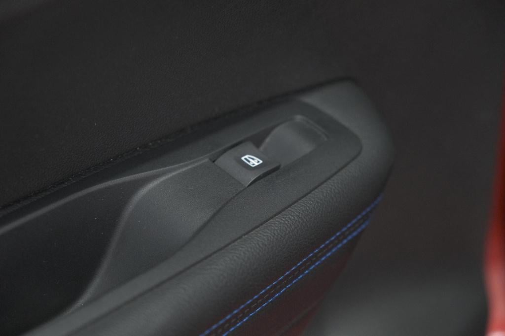 Renault Kadjar 1.3 tce 140 edc limited | trekhaak | allseason banden | stoe