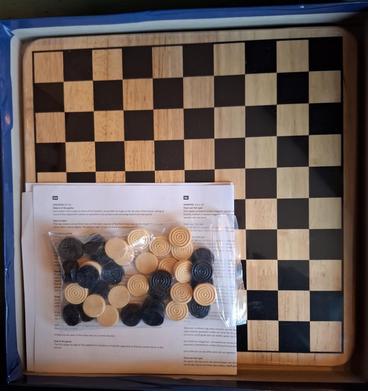 Houten dambord (28x28x1,2cm) met kleine steentjes: NIEUW!