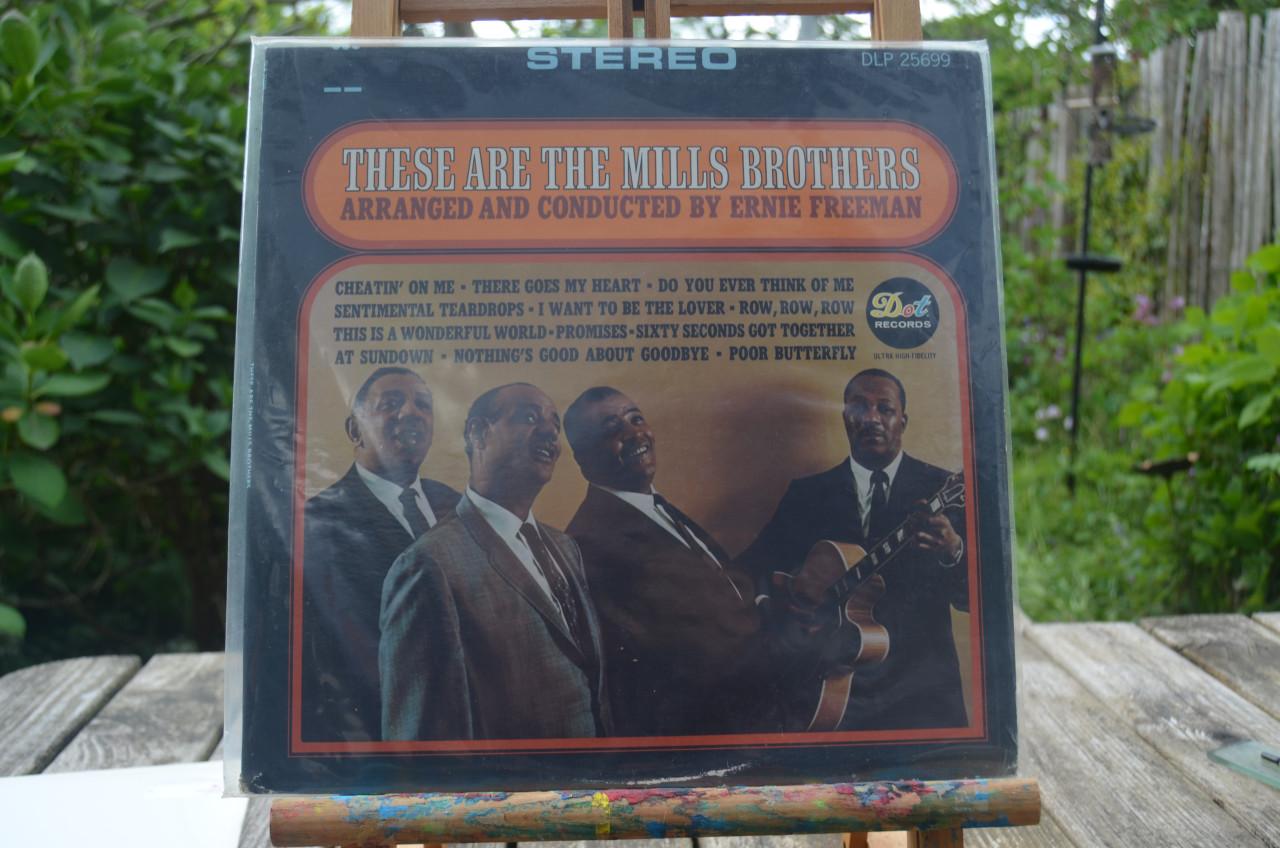 Heel veel LP's Mills Brothers (4)