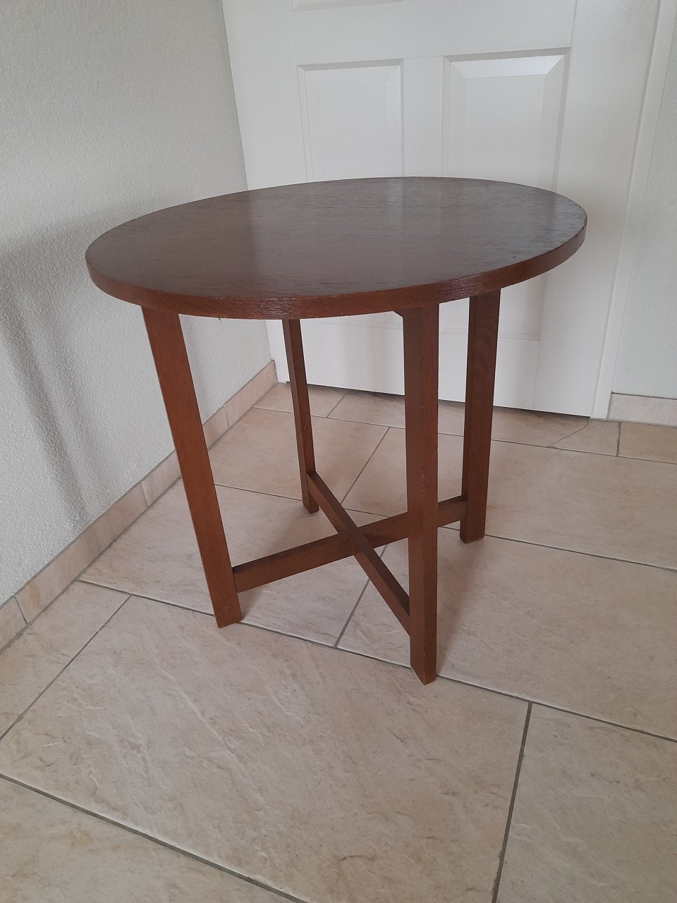 Leuk tafeltje 60 doorsnede x 61H (in goede nette staat )