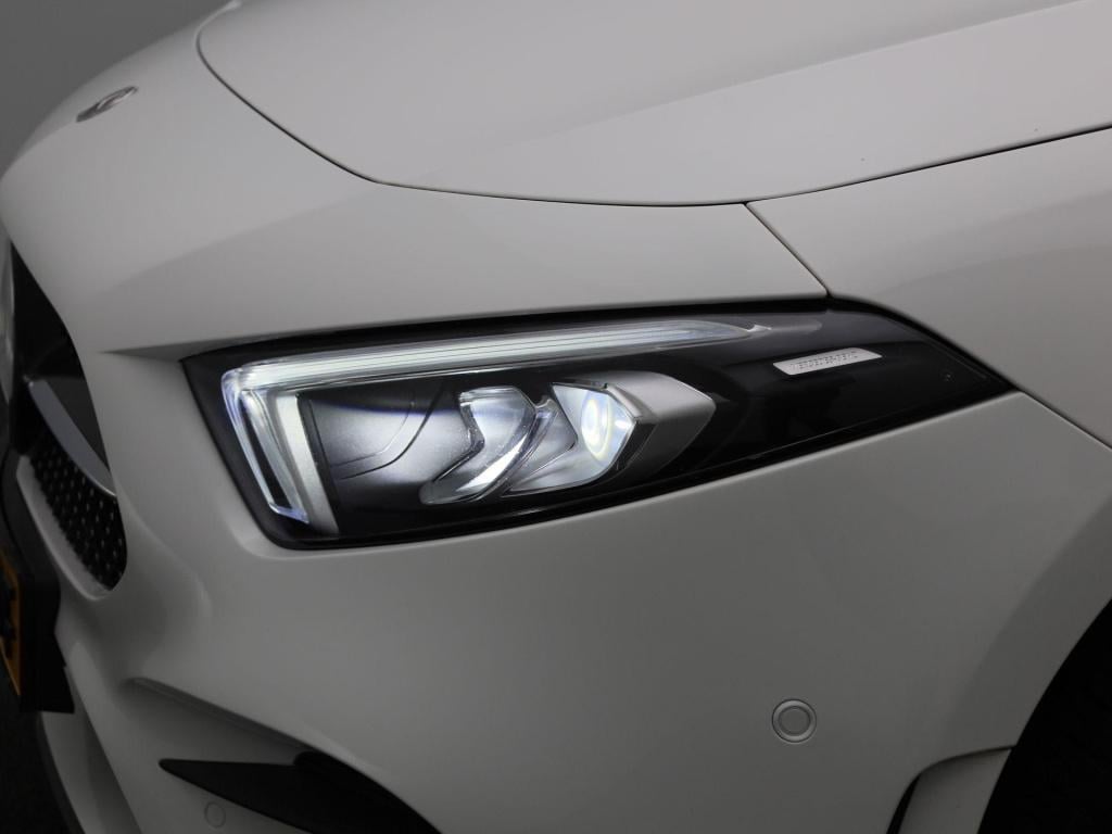Mercedes-Benz A-Klasse 180 business solution amg | automaat | navigatie | s