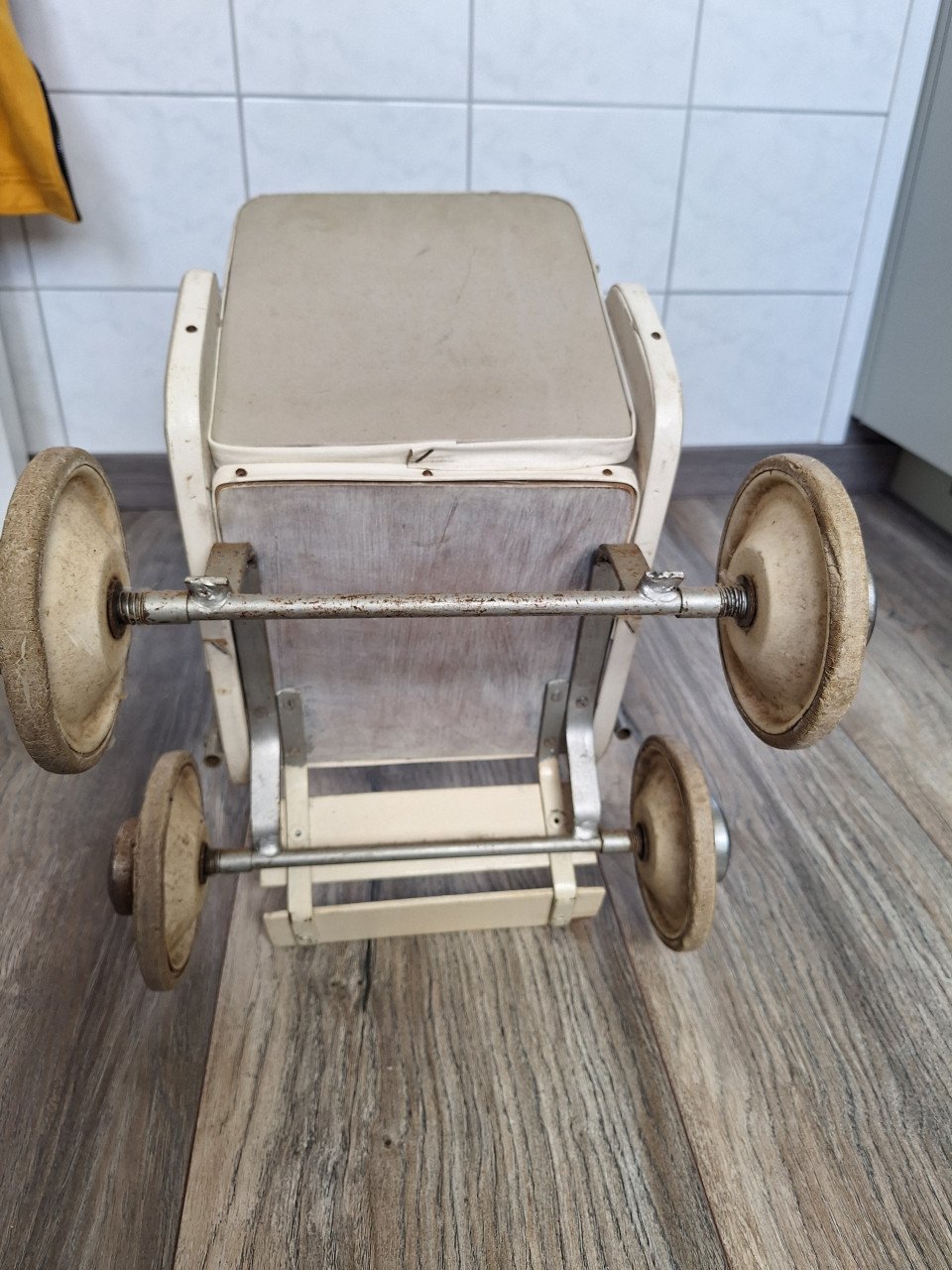 Poppen wagen retro jaren 70