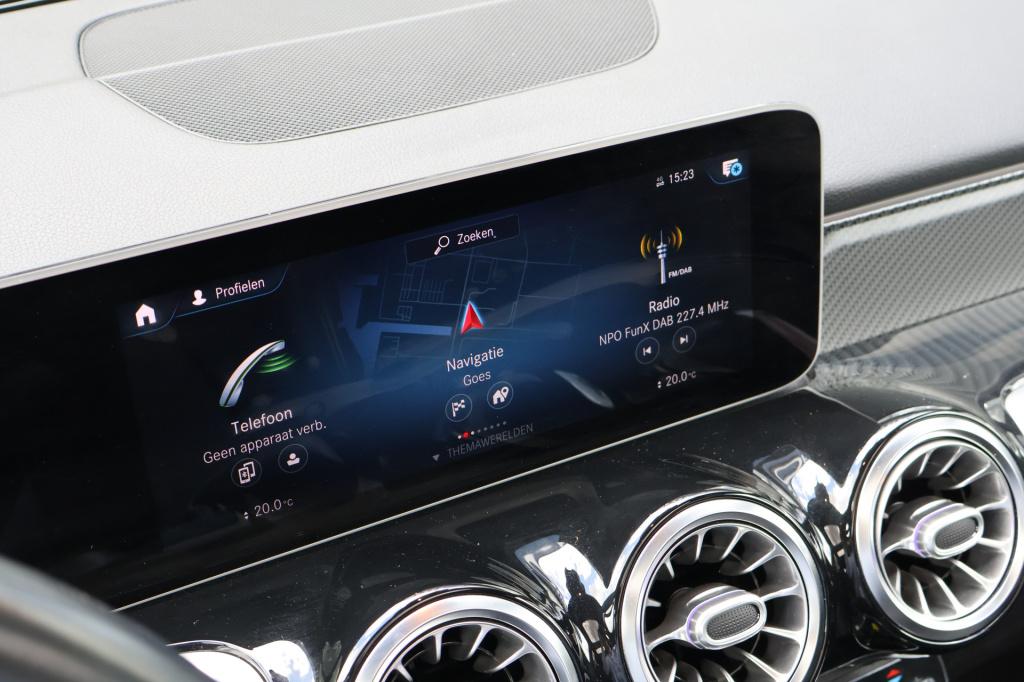 Mercedes-Benz Glb 200 business solution amg 163 pk i panoramadak i trekhaak