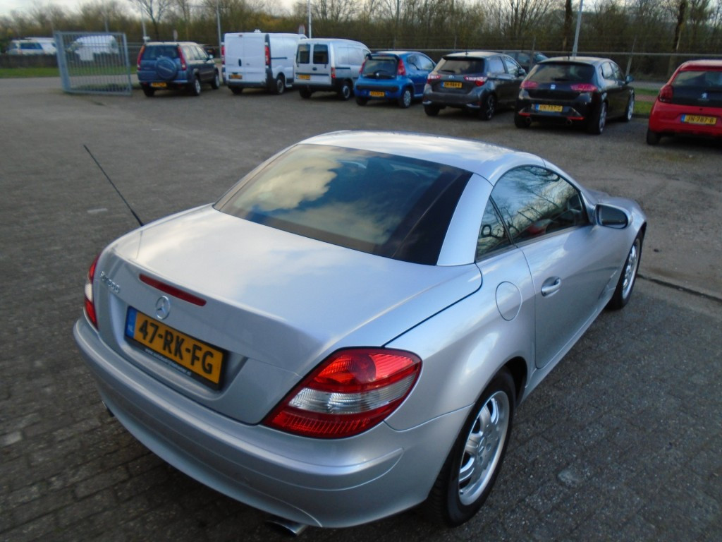 Mercedes-Benz SLK 200 k.