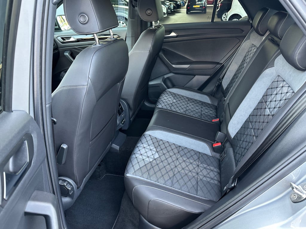 Volkswagen T-roc 1.5 tsi 150pk dsg r-line | camera | keyless | carplay | le