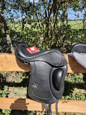 Boomloos Karlslund zadel 17,5 inch