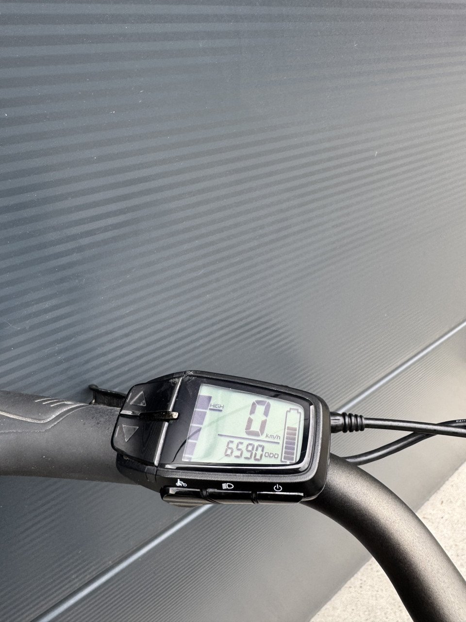 Batavus Dinsdag middenmoter elektrische fiets 400WH