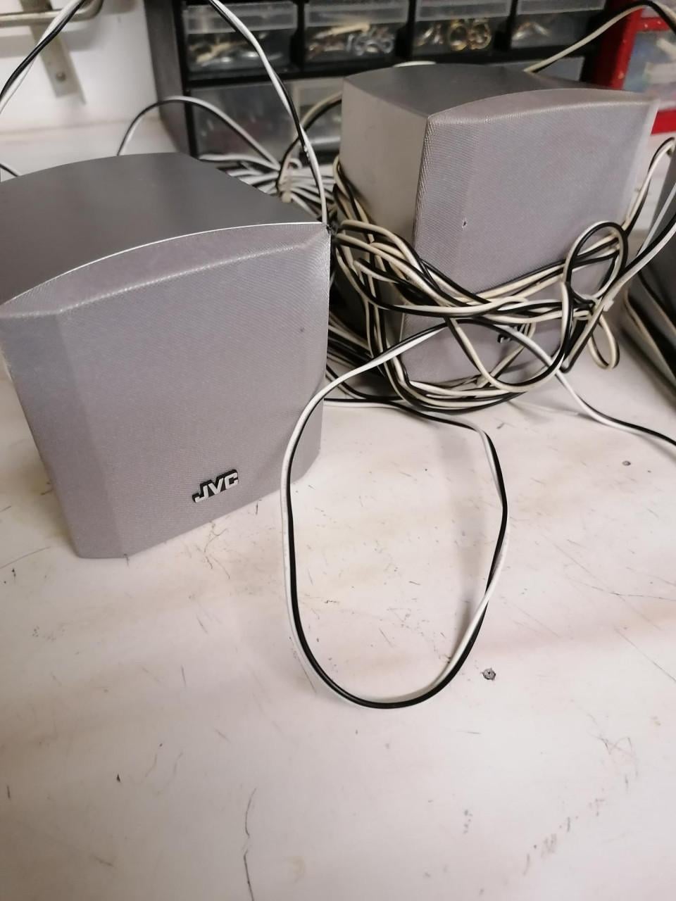 5 kleine jvc  boxjes