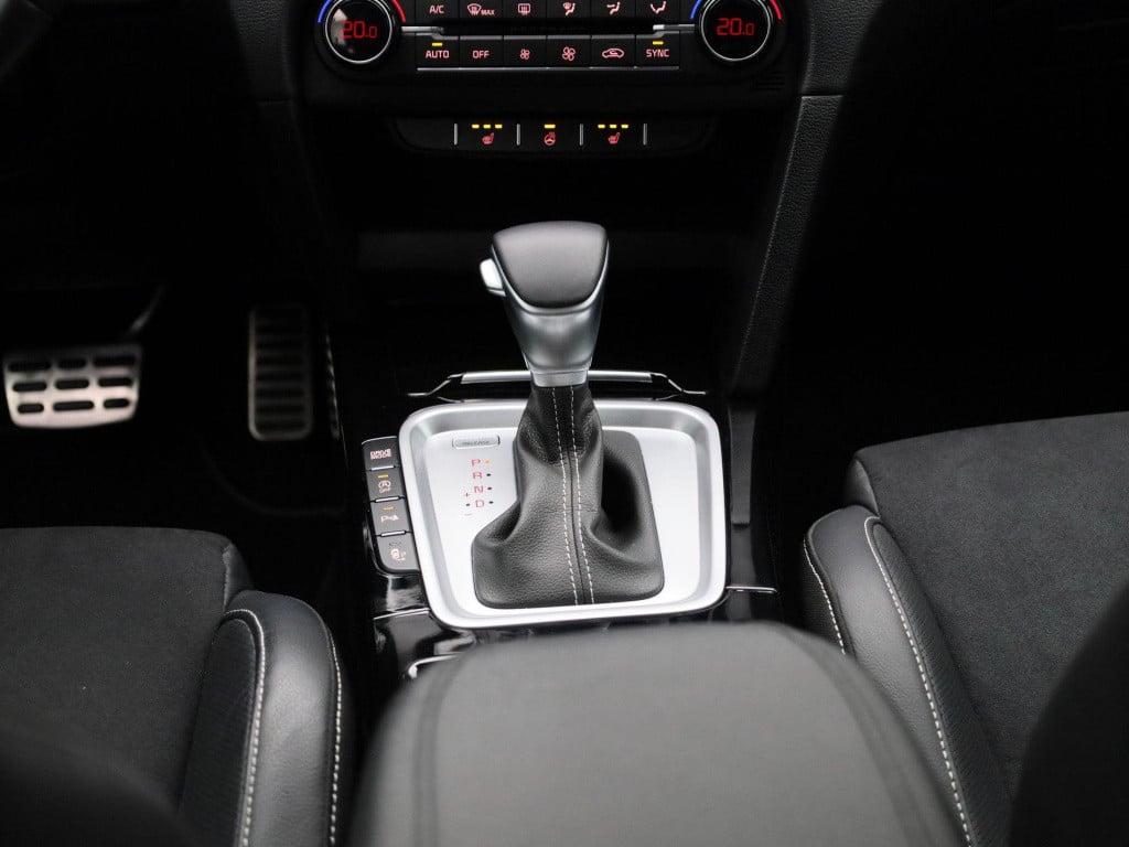 Kia Ceed Sportswagon 1.5 t-gdi mhev gt-line edition | automaat | half-leder