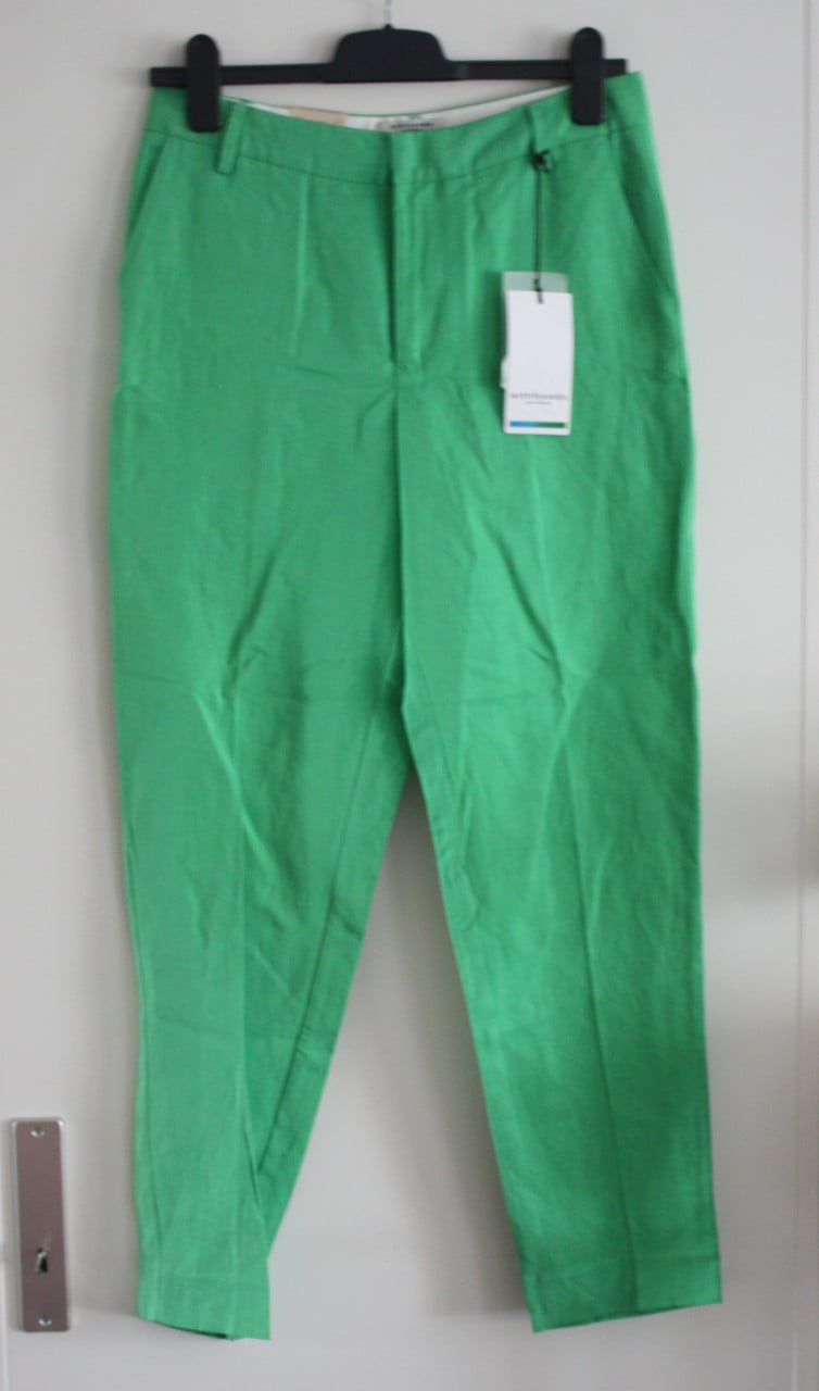 Nieuwe groene broek maat 31/32